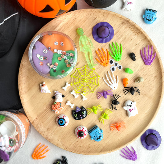 (Play Dough) Spooky Little World β Halloween Play on the Go Jar