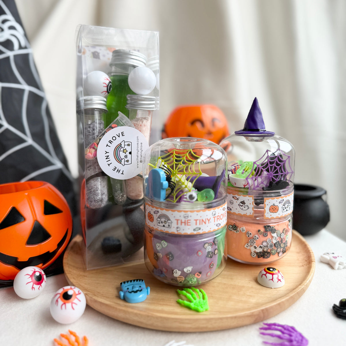 (Magic Play Sand) Spooky Little World – Halloween Play on the Go Jar
