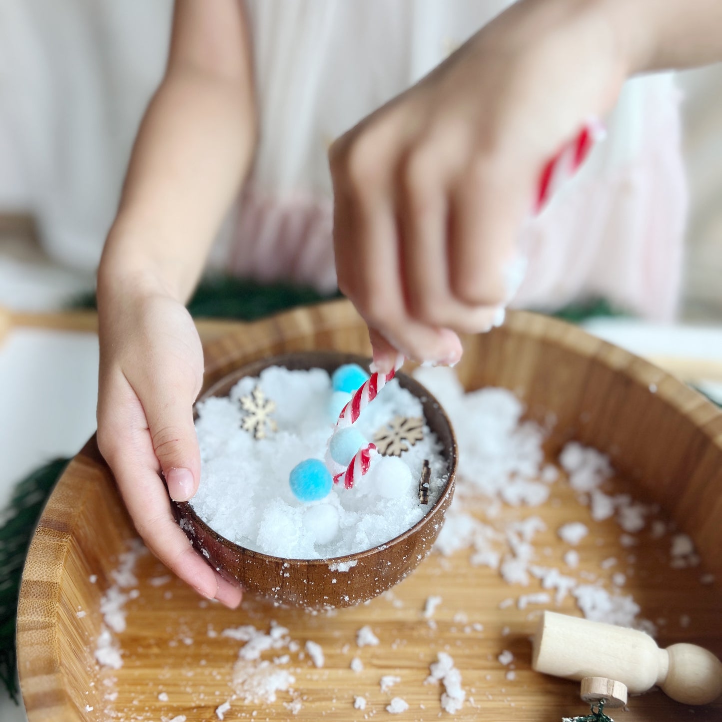 Snow Wonder Magic Snow Grow-and-Play Kit