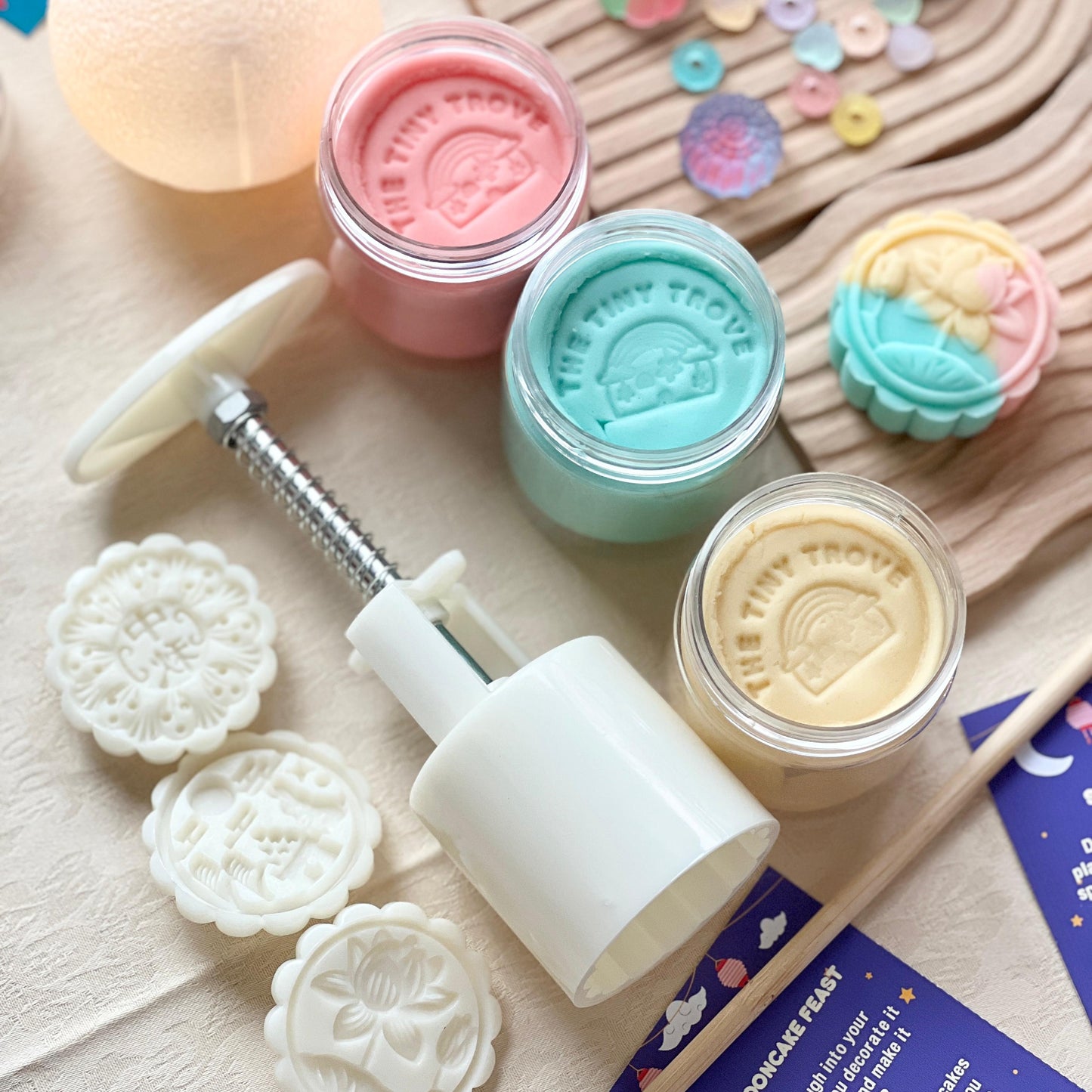 Glowing in the Moonlight Mid-Autumn Mooncake Kit