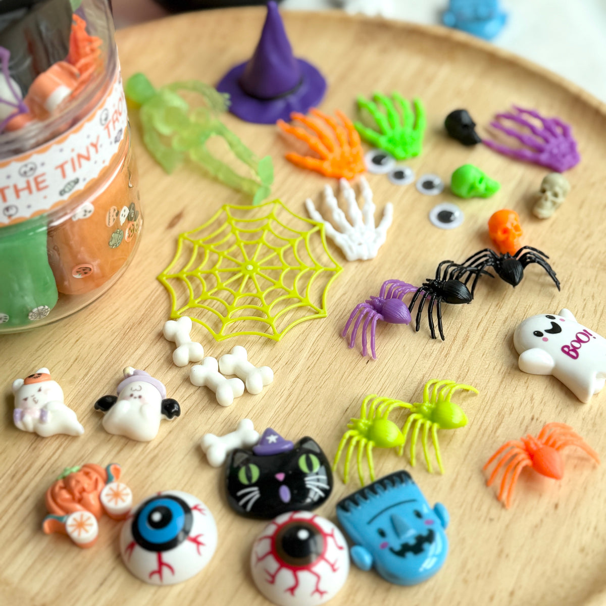 (Play Dough) Spooky Little World – Halloween Play on the Go Jar