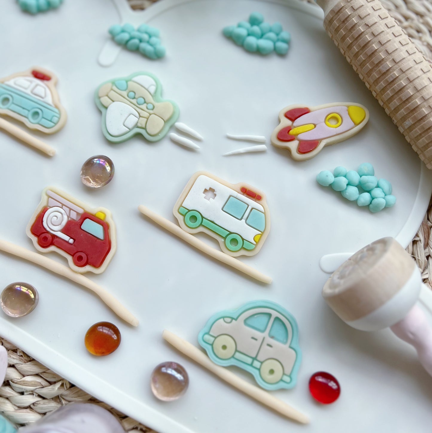 2-Piece Cutter PLAY DOUGH Party Pack (Educators Special)