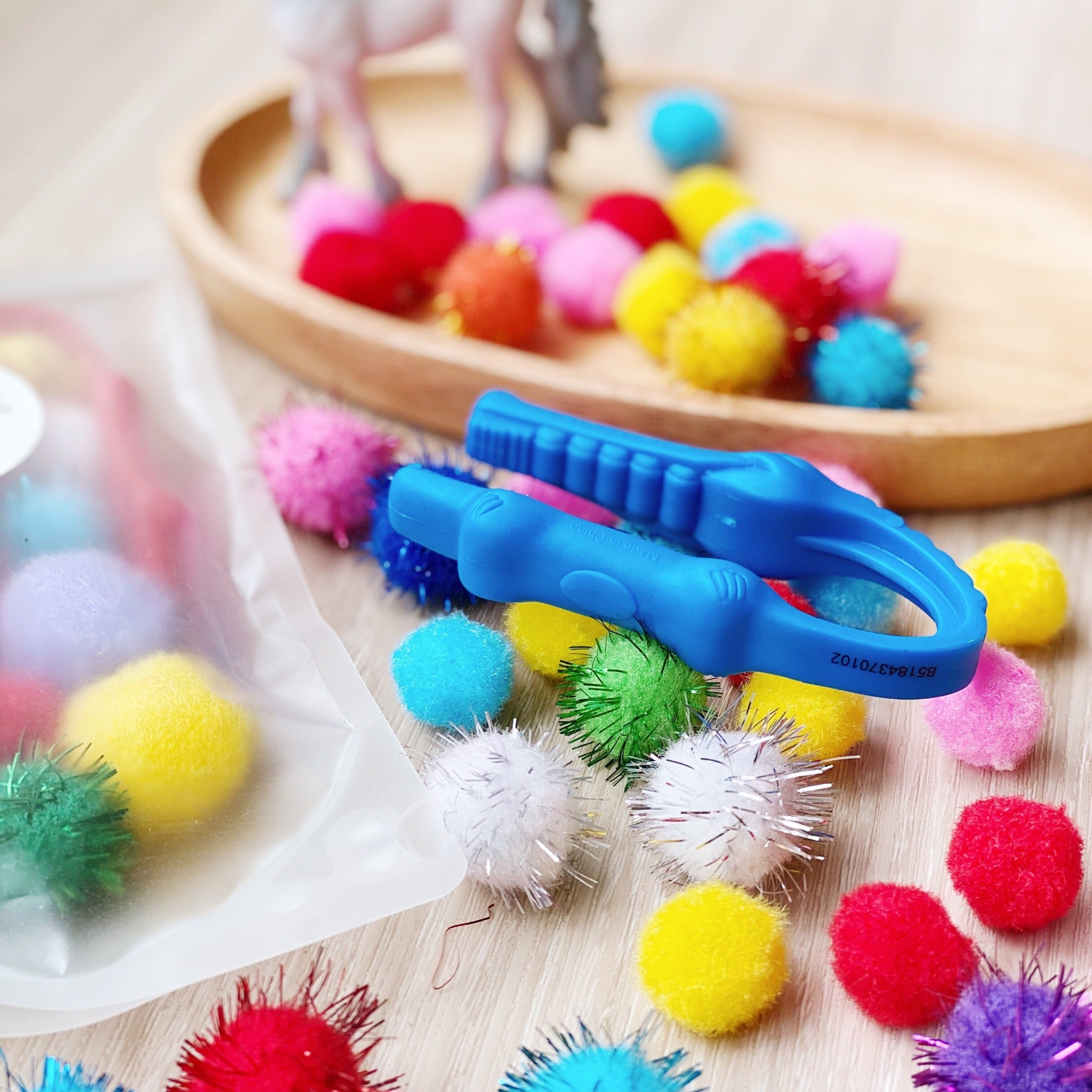 Tweezer and Pom Pom Set