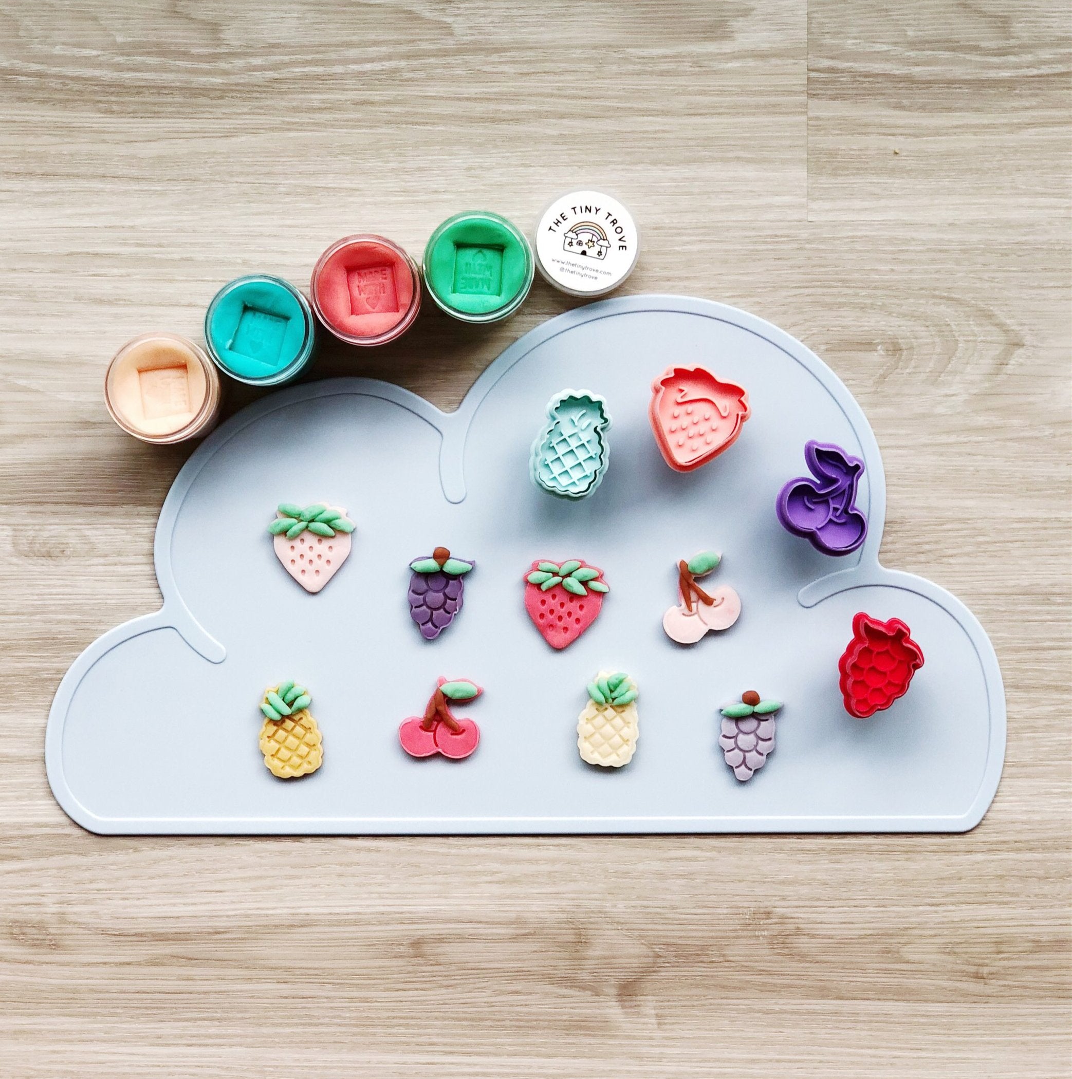 Fruit Delight Plunger Cutters Set