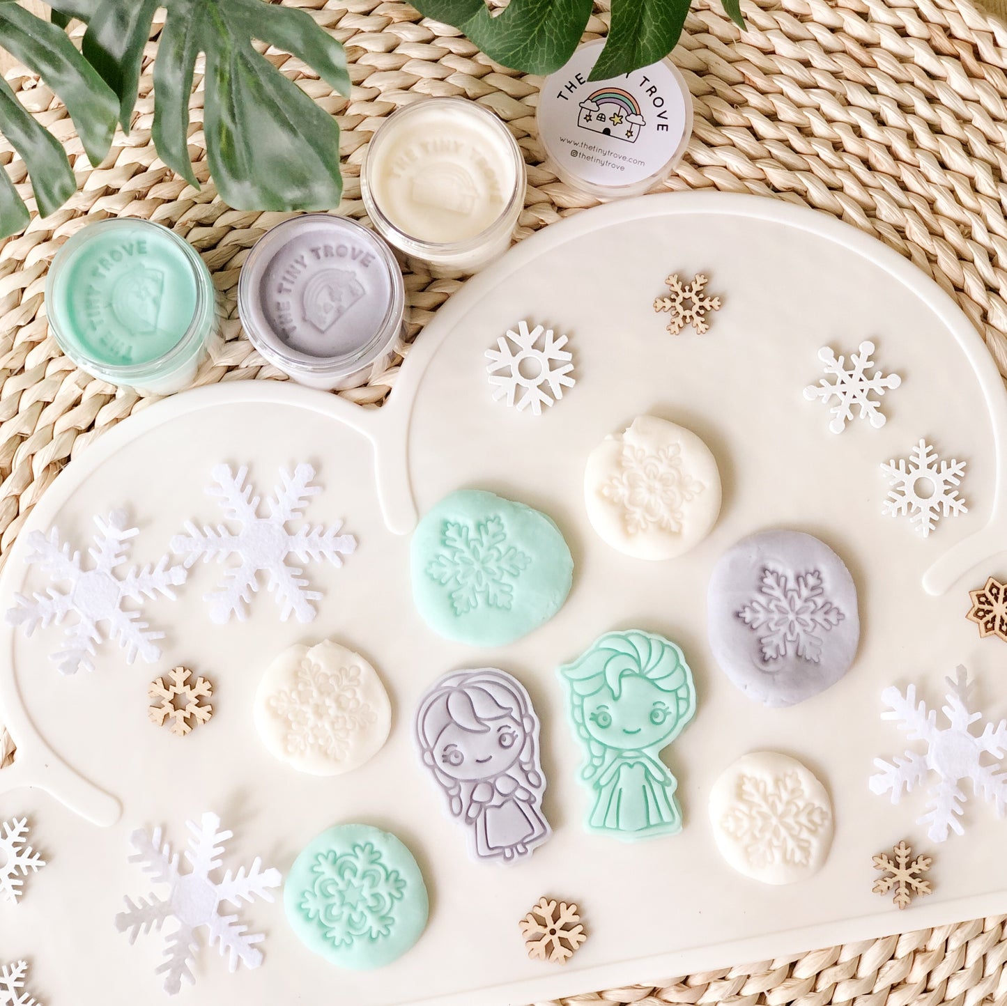 Snow Princesses Play Dough Kit