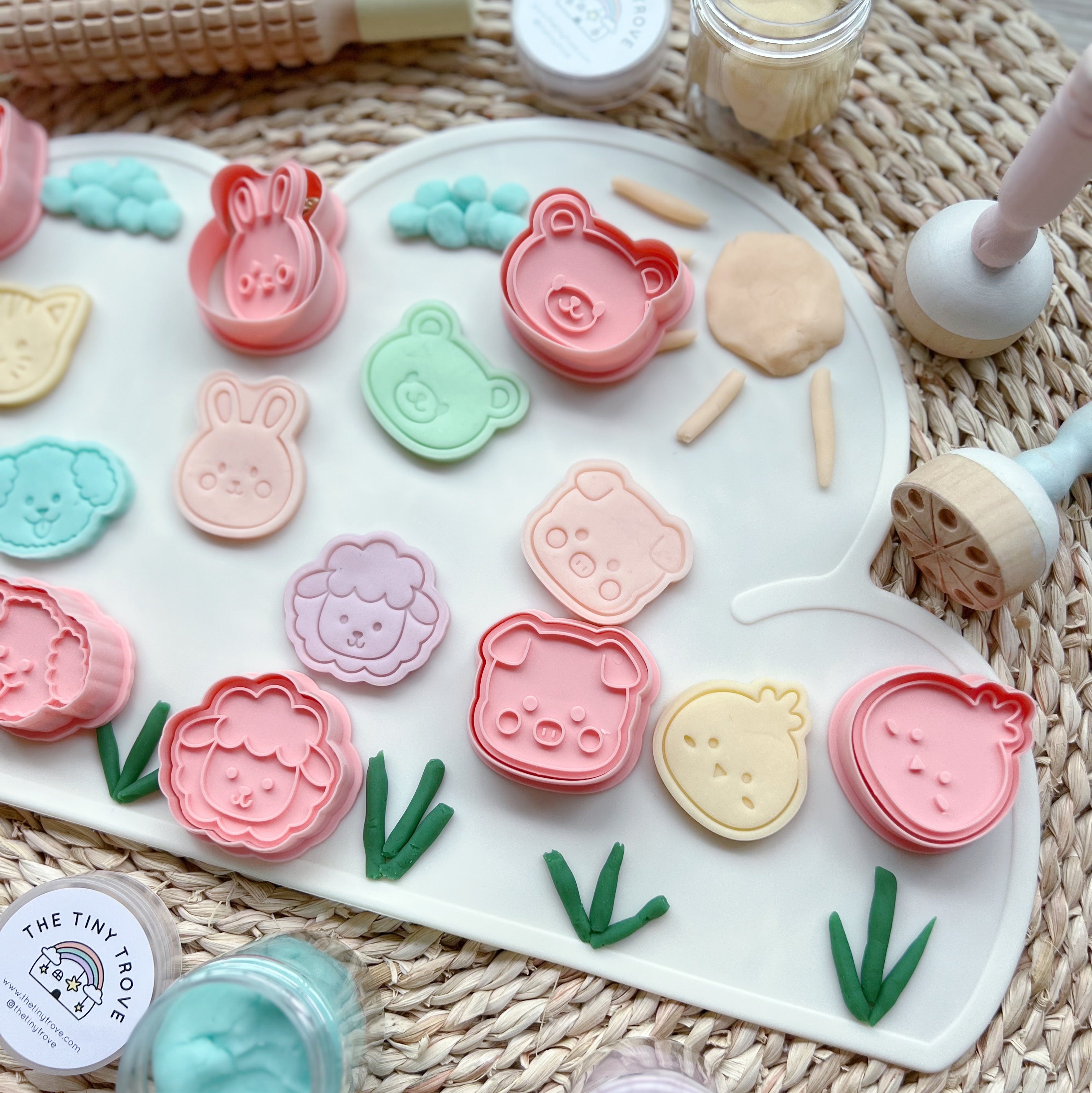 Faces of Little Animals Cutter Party Pack